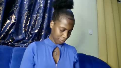 zurivelvetstudio online show from February 16, 2026, 7:43 pm