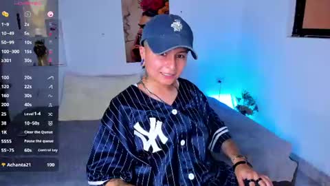 Snapshot of zuryramirez_ chatting on June 25, 2026, 11:31 pm Zury Ramirez online show from June 25, 2026, 11:31 pm