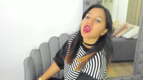 Im Zusan My schedule is from 1030pm to 430 am colombian time online show from April 21, 2026, 2:51 am