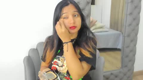 Snapshot of zusan_king_ chatting on April 27, 2026, 2:20 am Im Zusan My schedule is from 1030pm to 430 am colombian time online show from April 27, 2026, 2:20 am