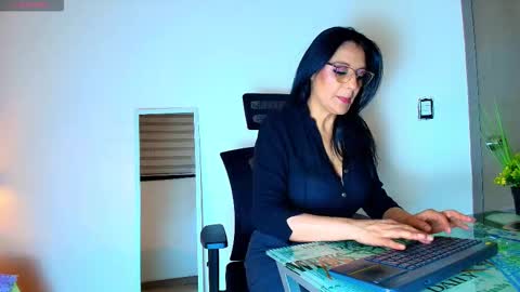 Zuzana21 online show from November 4, 2025, 12:59 pm