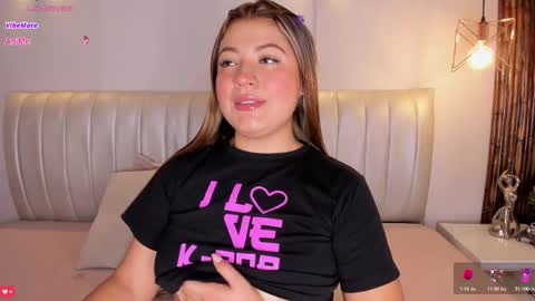 Zara online show from November 12, 2025, 7:35 pm