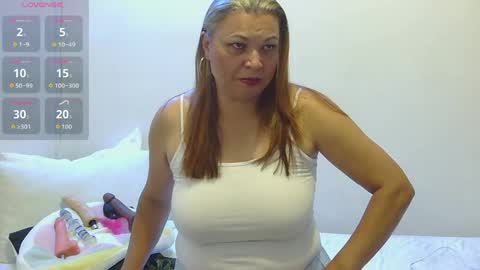 Snapshot of zyra_vex chatting on May 25, 2026, 11:00 pm Zyra Vex online show from May 25, 2026, 11:00 pm