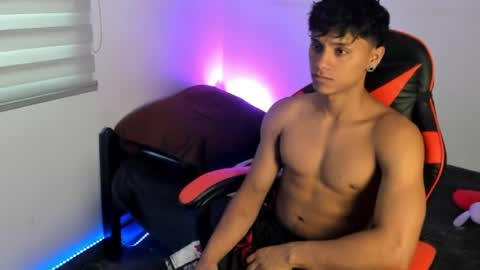 zyzz_1812 online show from June 6, 2026, 8:57 pm