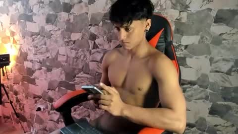 zyzz_1812 online show from July 2, 2026, 5:19 pm