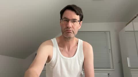 zzz123_cam online show from April 5, 2026, 10:07 pm