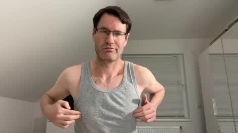 zzz123_cam online show from April 12, 2026, 9:31 pm