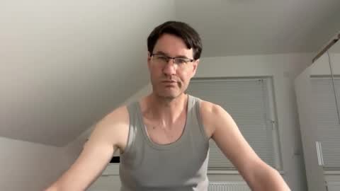 Snapshot of zzz123_cam chatting on April 25, 2026, 2:47 pm zzz123_cam online show from April 25, 2026, 2:47 pm