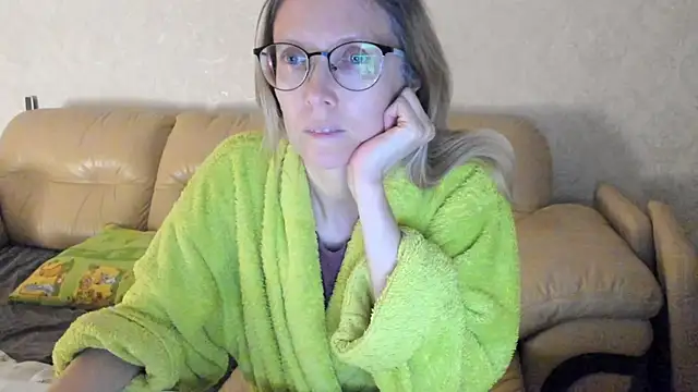 angelmommu online show from March 19, 2025, 5:17 pm