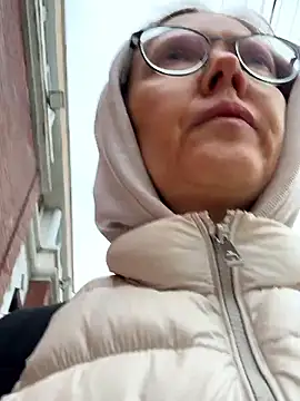 angelmommu online show from March 31, 2026, 6:25 am