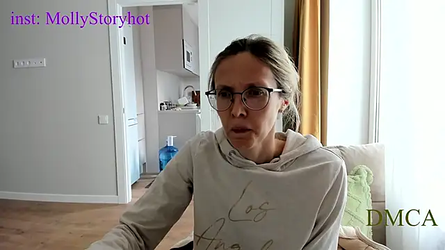 angelmommu online show from April 22, 2026, 6:49 am