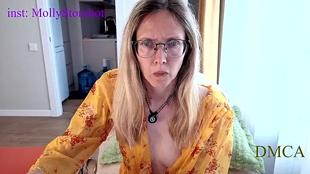 Snapshot of angelmommu chatting on May 26, 2026, 6:53 am angelmommu online show from May 26, 2026, 6:53 am