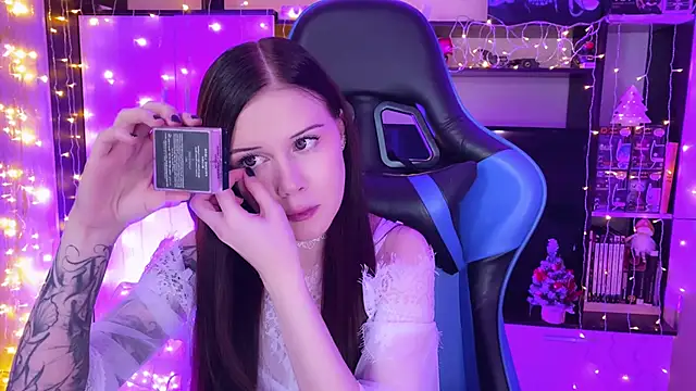 jasminevine online show from December 18, 2024, 5:00 pm