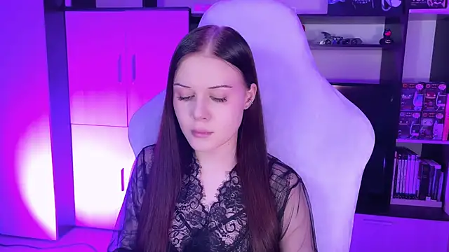 jasminevine online show from January 19, 2025, 2:04 am