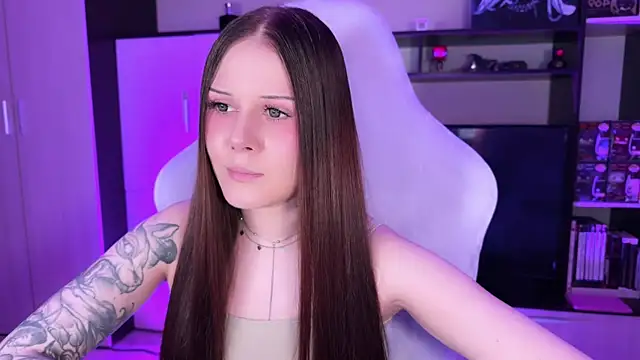 jasminevine online show from October 6, 2025, 11:46 pm