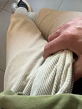 Snapshot of buodiculo chatting on February 7, 2025, 1:53 pm buodiculo online show from February 7, 2025, 1:53 pm