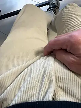 Snapshot of buodiculo chatting on February 24, 2025, 10:04 am buodiculo online show from February 24, 2025, 10:04 am