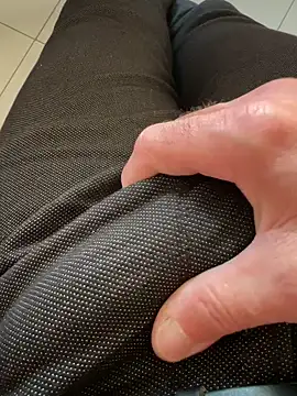 Snapshot of buodiculo chatting on February 26, 2025, 4:35 pm buodiculo online show from February 26, 2025, 4:35 pm