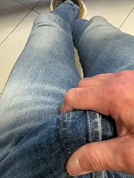 Snapshot of buodiculo chatting on March 21, 2025, 4:51 pm buodiculo online show from March 21, 2025, 4:51 pm