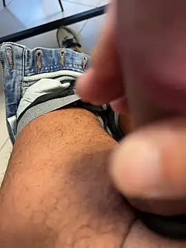 Snapshot of buodiculo chatting on February 3, 2026, 7:13 am buodiculo online show from February 3, 2026, 7:13 am