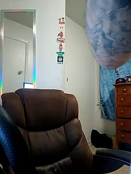 DADDY KANE8--- online show from November 28, 2025, 11:40 pm