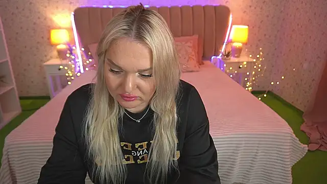 MissyMartinez online show from March 19, 2025, 7:18 am