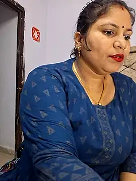 MOM-SUN-COUPLE online show from February 23, 2025, 5:07 pm