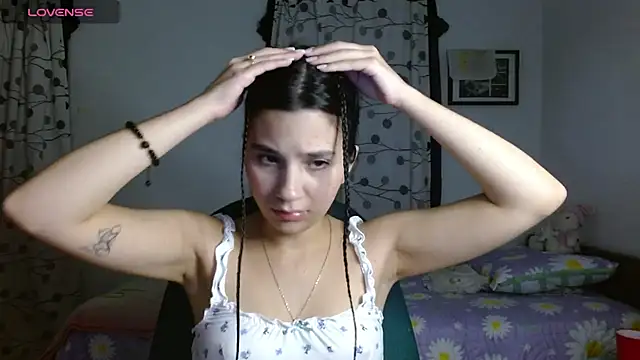 mia  lopez  online show from January 31, 2025, 4:47 am