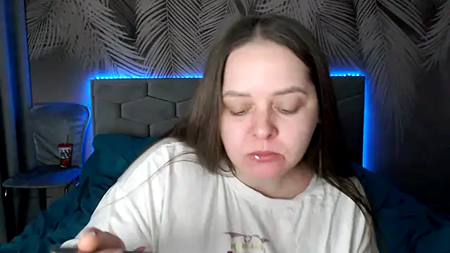 uliastar online show from February 22, 2025, 9:34 am