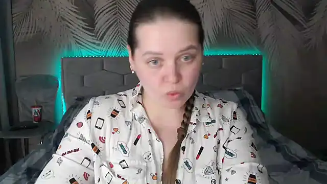 uliastar online show from February 27, 2025, 5:58 pm