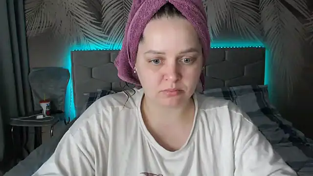 uliastar online show from March 3, 2025, 3:53 pm