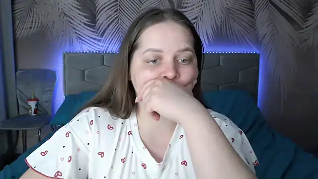 uliastar online show from March 11, 2025, 1:23 pm