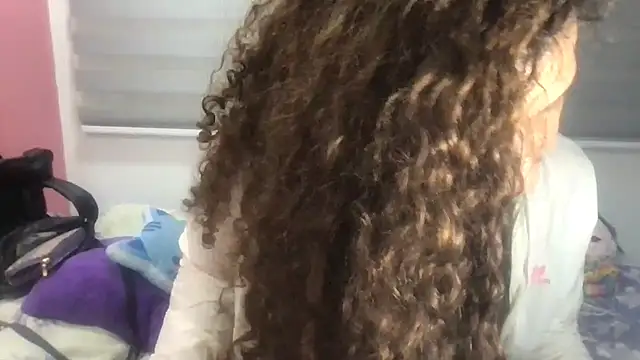 gatubelahot online show from October 7, 2025, 11:35 pm