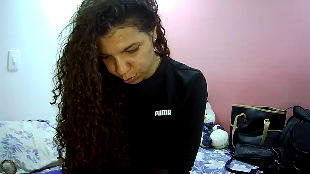 gatubelahot online show from December 23, 2025, 4:43 am