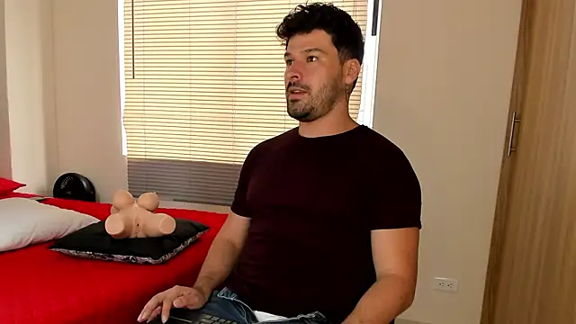 alexman fuck online show from April 30, 2026, 8:26 pm