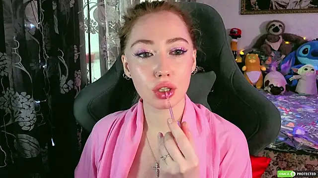 TinaBrook online show from April 21, 2026, 5:03 am