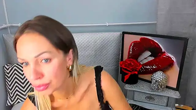 PamelaFlowers online show from September 11, 2025, 8:20 pm