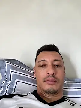 alexsandropllt online show from December 20, 2025, 1:51 pm