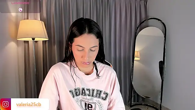 valeriia25  online show from December 18, 2024, 8:14 pm