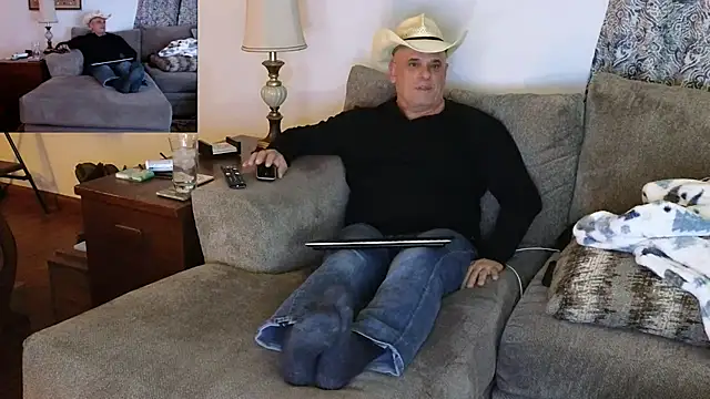 Foxhunt99 online show from January 15, 2025, 3:11 am