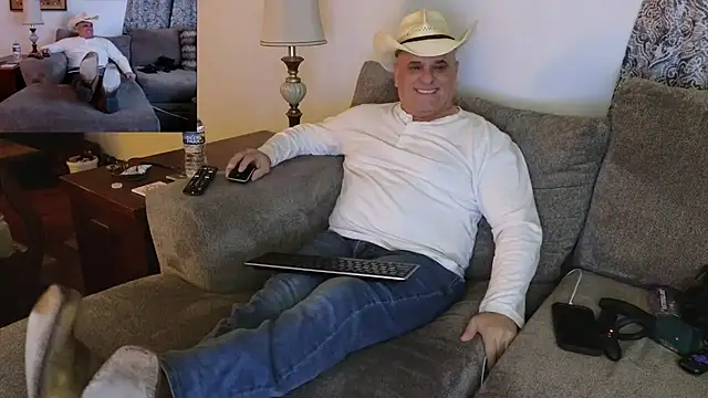 Foxhunt99 online show from February 24, 2025, 2:40 am