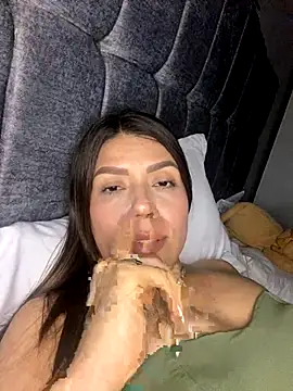 martina contreras online show from November 16, 2025, 2:06 am