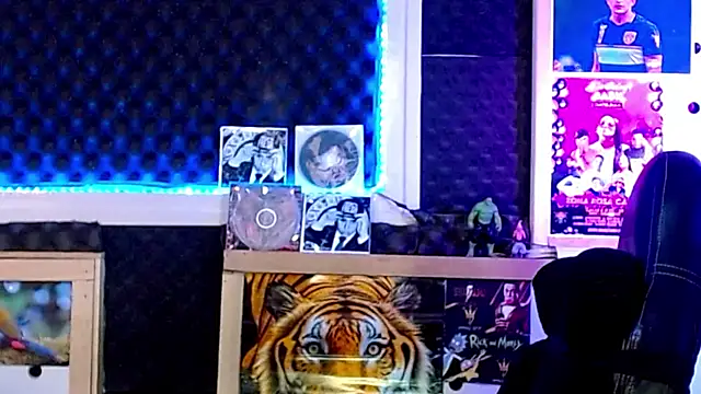 Darko0717 online show from February 17, 2025, 9:08 pm