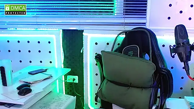 Darko0717 online show from October 21, 2025, 1:34 pm