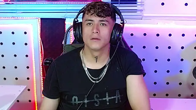 Darko0717 online show from November 1, 2025, 11:07 pm