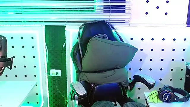 Darko0717 online show from November 24, 2025, 1:44 pm