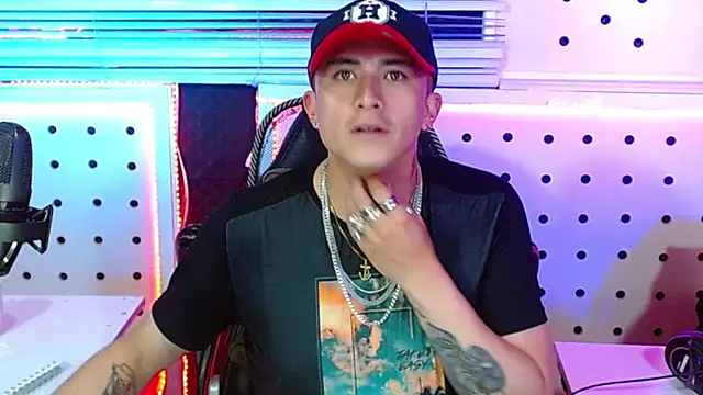 Darko0717 online show from November 26, 2025, 2:01 am