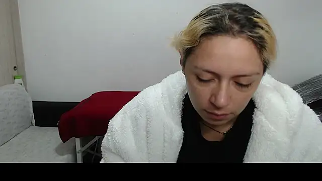 MommyMiaWs online show from March 17, 2025, 12:46 pm