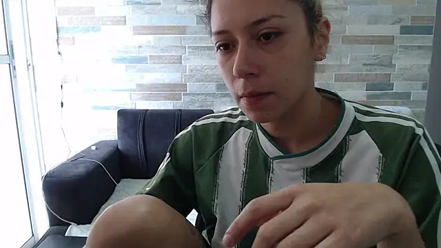 MommyMiaWs online show from October 1, 2025, 4:02 pm