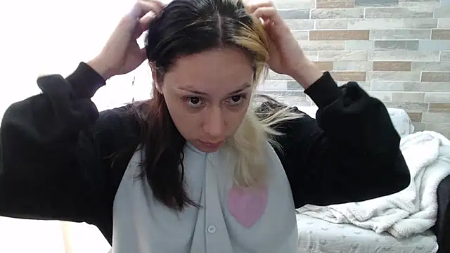 MommyMiaWs online show from October 10, 2025, 12:26 pm